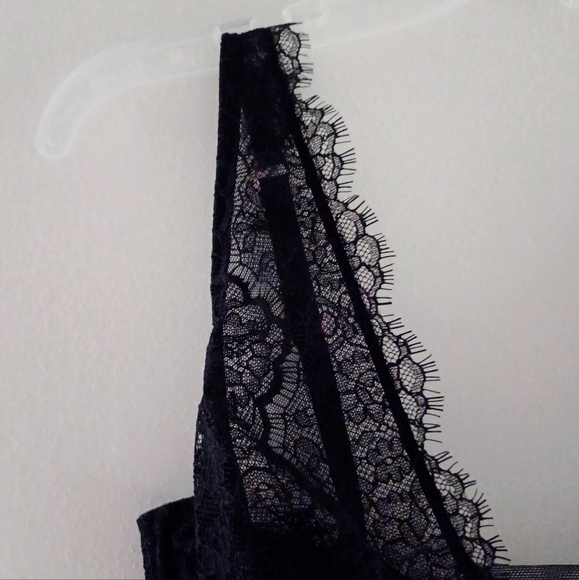 Victoria's Secret Dream Angels Unlined Plunge Bra, size 32DD - Picture 3 of 13